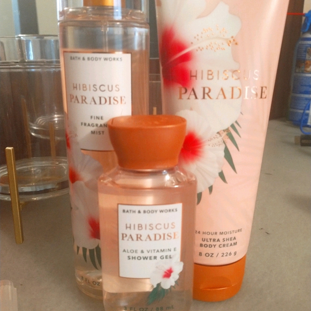 Hibiscus Paradise Bath and Body Works bundle